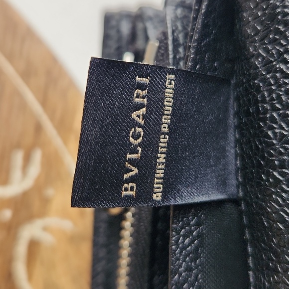 Bvlgari Long Snap Wallet - GUC - Picture 6 of 16